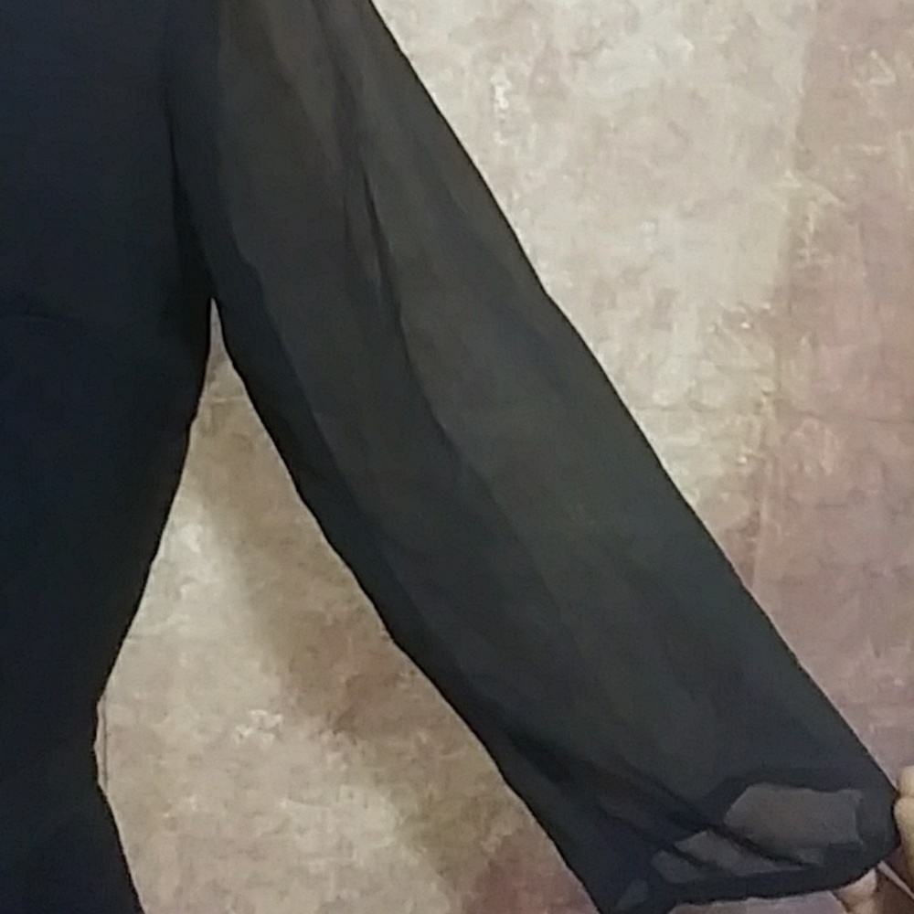 Notions - Picture 3 of 4